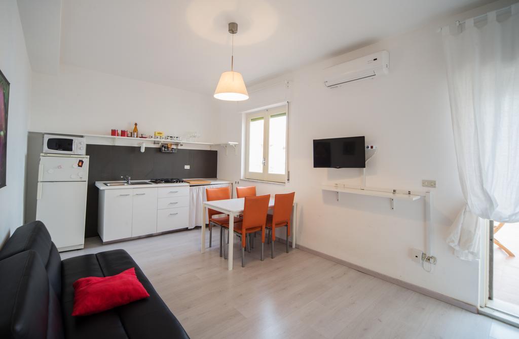Appartement La Terrazza Sul Mare à Letojanni Extérieur photo