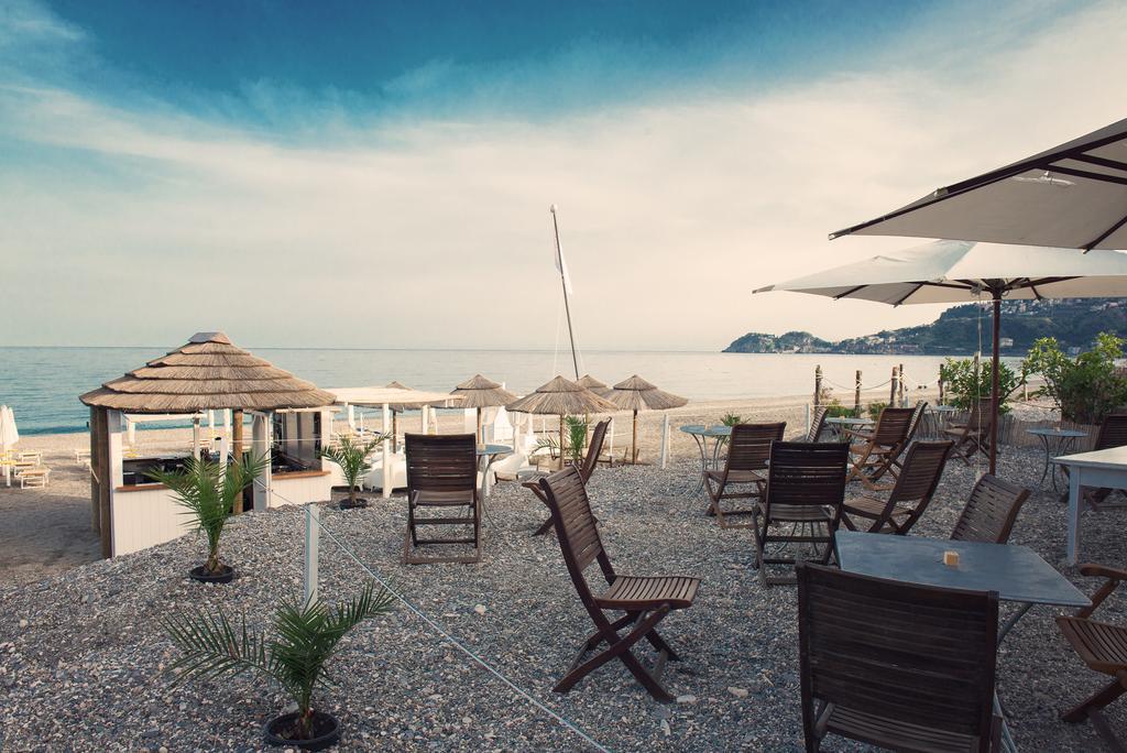 Appartement La Terrazza Sul Mare à Letojanni Extérieur photo